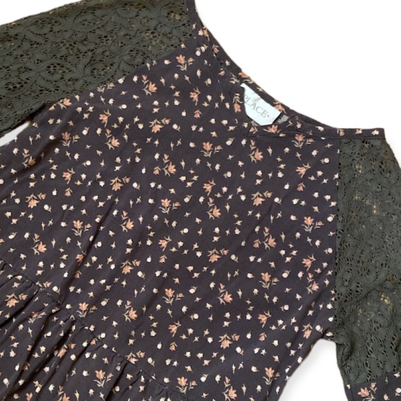 🌺 TCP Lace Shoulder Floral Print Blouse - Picture 2 of 8